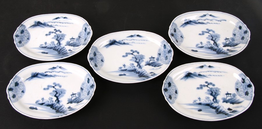 Five Japanese blue & white porcelain dishes. 16cm (6.25 ins) wide