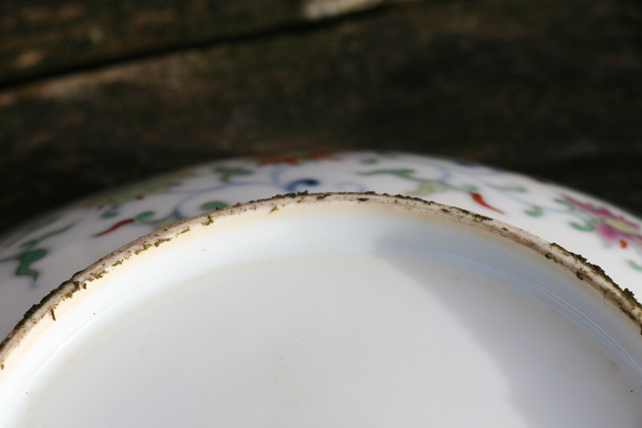 A pair of Chinese shallow dishes decorated with foliate scrolls, blue seal mark to the underside, - Image 7 of 13