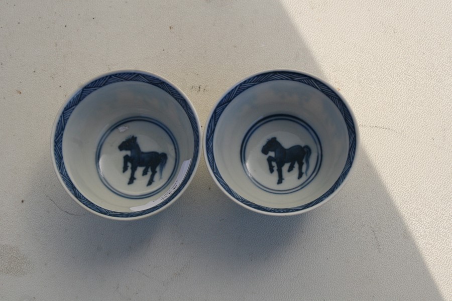 Two Chinese blue & white tea bowls and saucers decorated with the Horses of Mu.Condition - Image 3 of 5