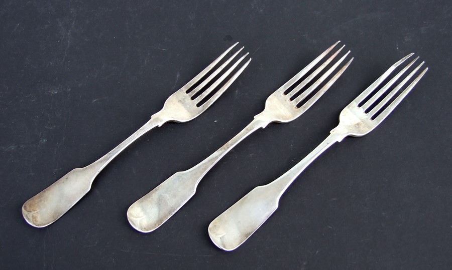 Three George III Irish Sterling standard silver forks, Dublin 1806, with maker's mark 'JP', possibly