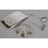 A silver christening set comprising a spoon and a pusher, Birmingham 1921, weight 23g, cased;