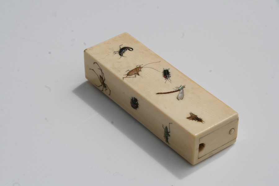 An ivory box of rectangular form with Japanese shibayama decoration with a total of sixteen - Image 4 of 5