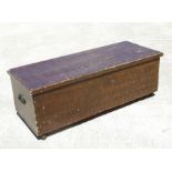 A pine blanket box in original scumble glaze, 117cms (46ins) wide.