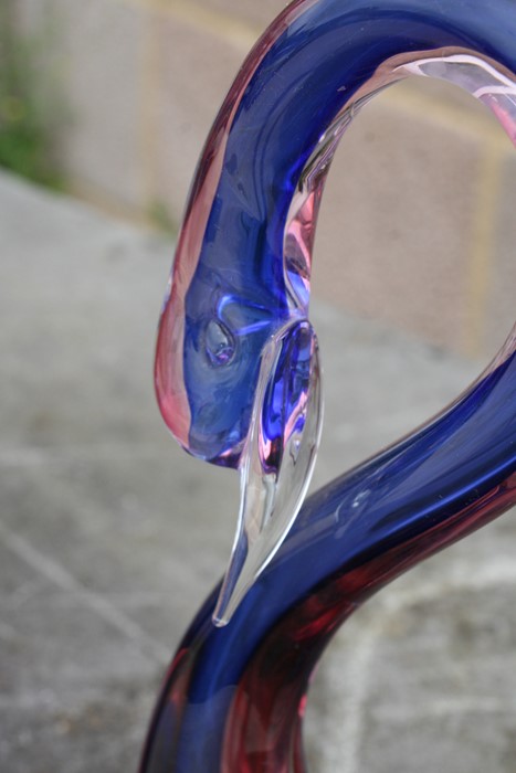 A Murano Sommerso glass swan, 16cms (4ins) high; together with another, 30cms (12ins) high (2). - Image 5 of 9