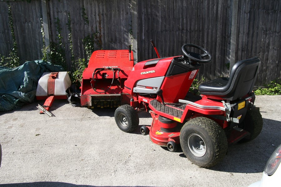 A Countax C600H Hydrostatic ride-on lawn mower / smallholder tractor with ten cutting heights,