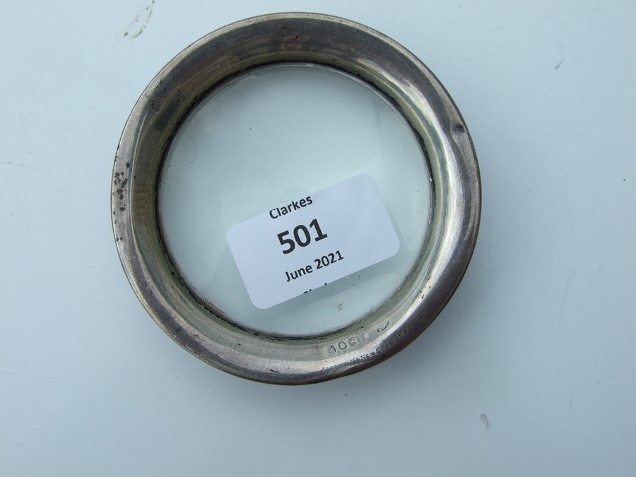 An Asprey silver mounted desk magnifier, 8.5cms (3.75ins) diameter.Condition Reportsome minor - Image 3 of 4