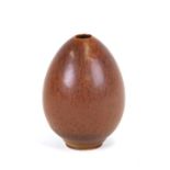 A Berndt Friberg for Gustavsberg Sweden Studio Pottery brown egg form vase with flecked glaze, 7.