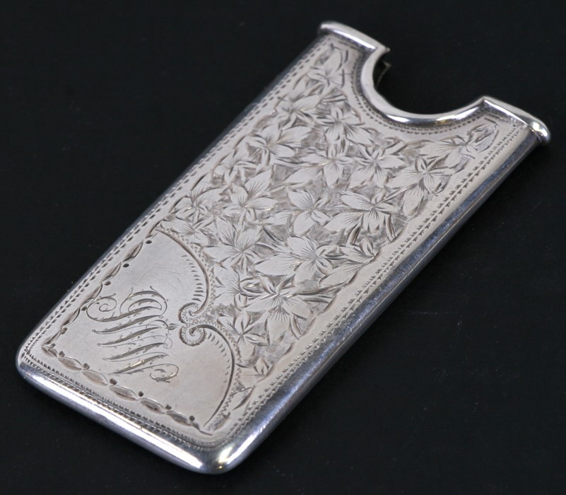 An Edward VII visiting card case with chased floral decoration, Birmingham 1906, weight 31g, 8cms (