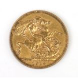 A 1913 full gold sovereign, weight 8g.