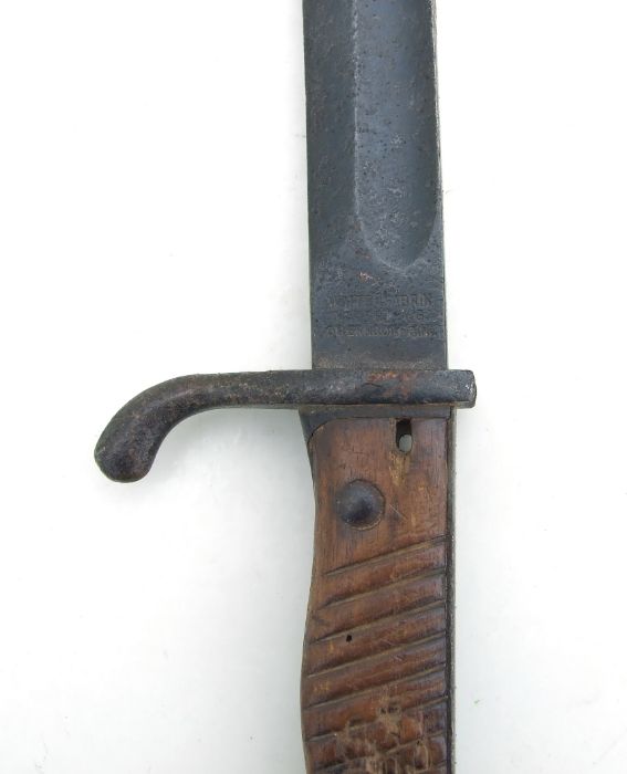 A WWI Imperial German Butcher bayonet. Makers mark to ricasso WAFFENFABRIK MAUSER A.G. OBERNDORF.a. - Image 2 of 3