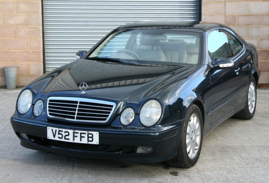 A 1999 Mercedes Benz CLK 320 Coupe, registration no. V52 FFB, chassis no. WDB2863652F-117137, - Image 6 of 10