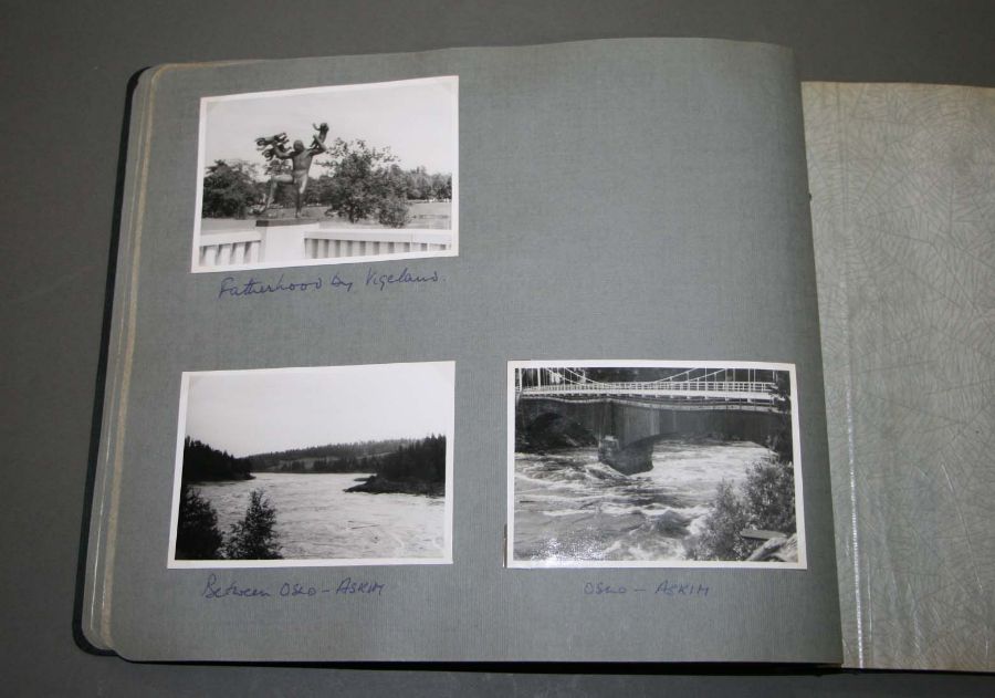 Three early 20th century photo albums (3).Condition Report. - Image 12 of 33