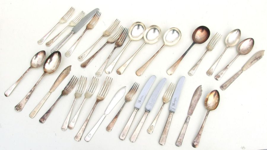 Royal Army Ordnance Corps RAOC Officers mess cutlery, sitting of four of each of the following: