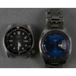 A Seiko stainless steel gent's automatic wrist watch, the blue dial with baton indices and day/