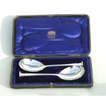 A cased pair of seal top spoons, London 1908, weight 137g.