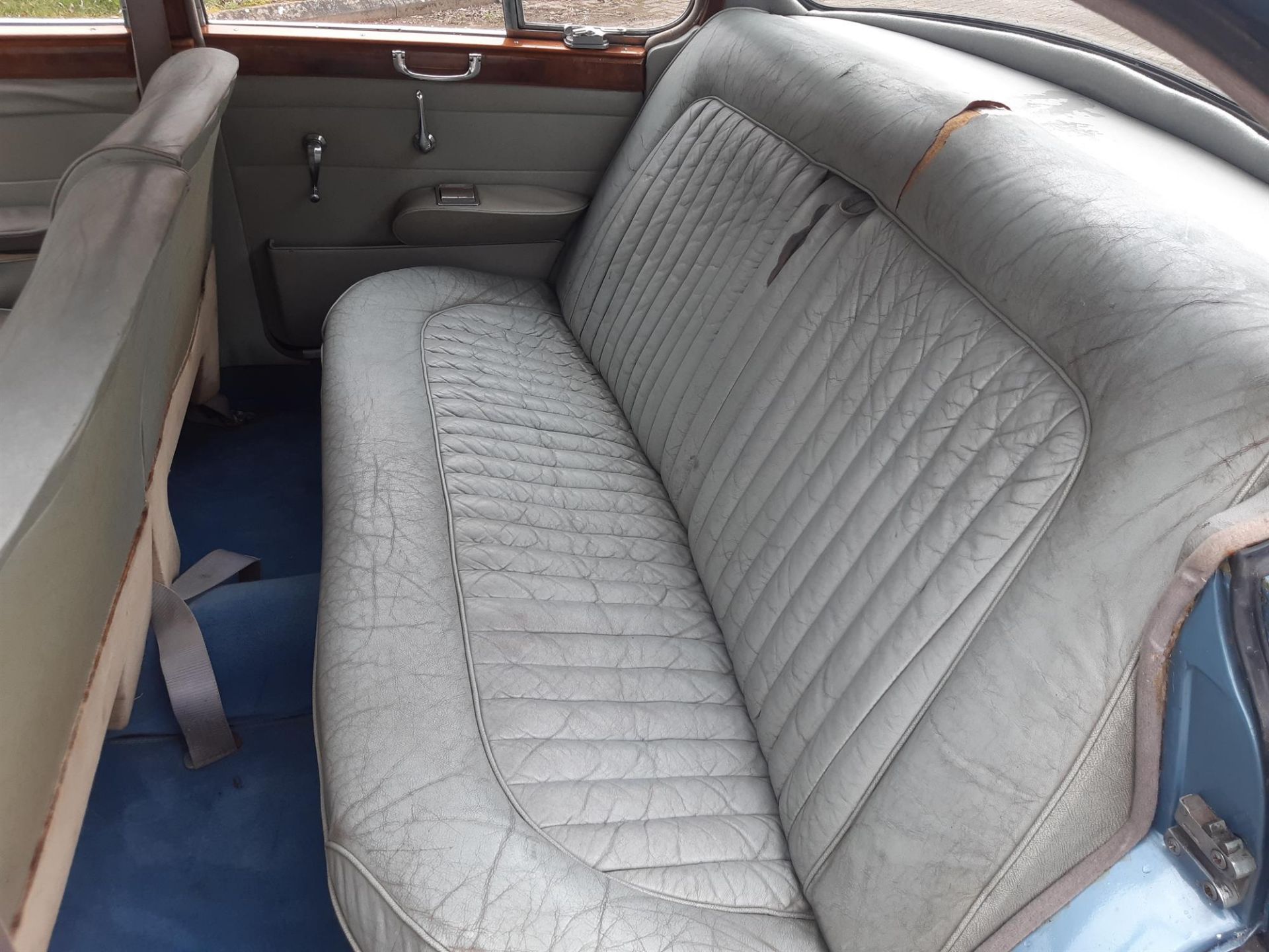 1965 Daimler 250 V8 - Image 9 of 27