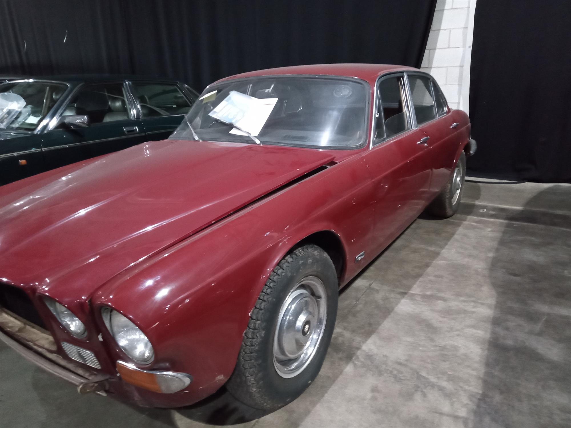 1972 Jaguar XJ6 4.2 Series 1(Manual with O/D)