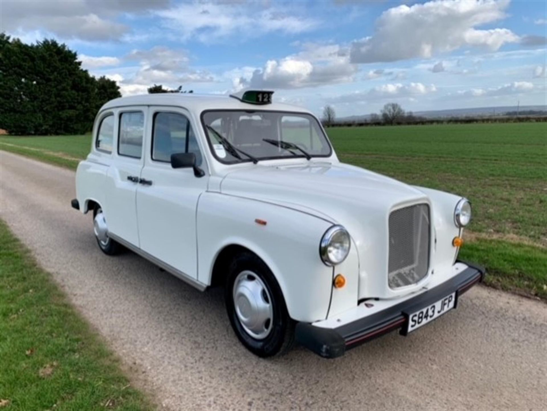 1999 LTI London Fairway taxi (Just 1,993 miles from new) - Image 10 of 12