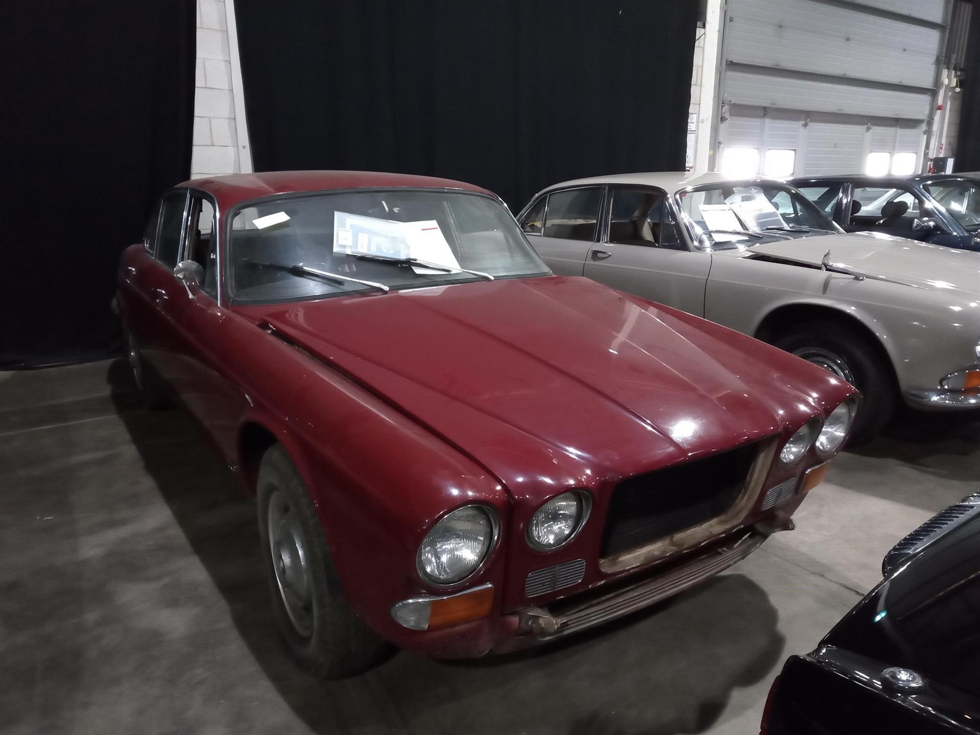 1972 Jaguar XJ6 4.2 Series 1(Manual with O/D) - Image 3 of 9