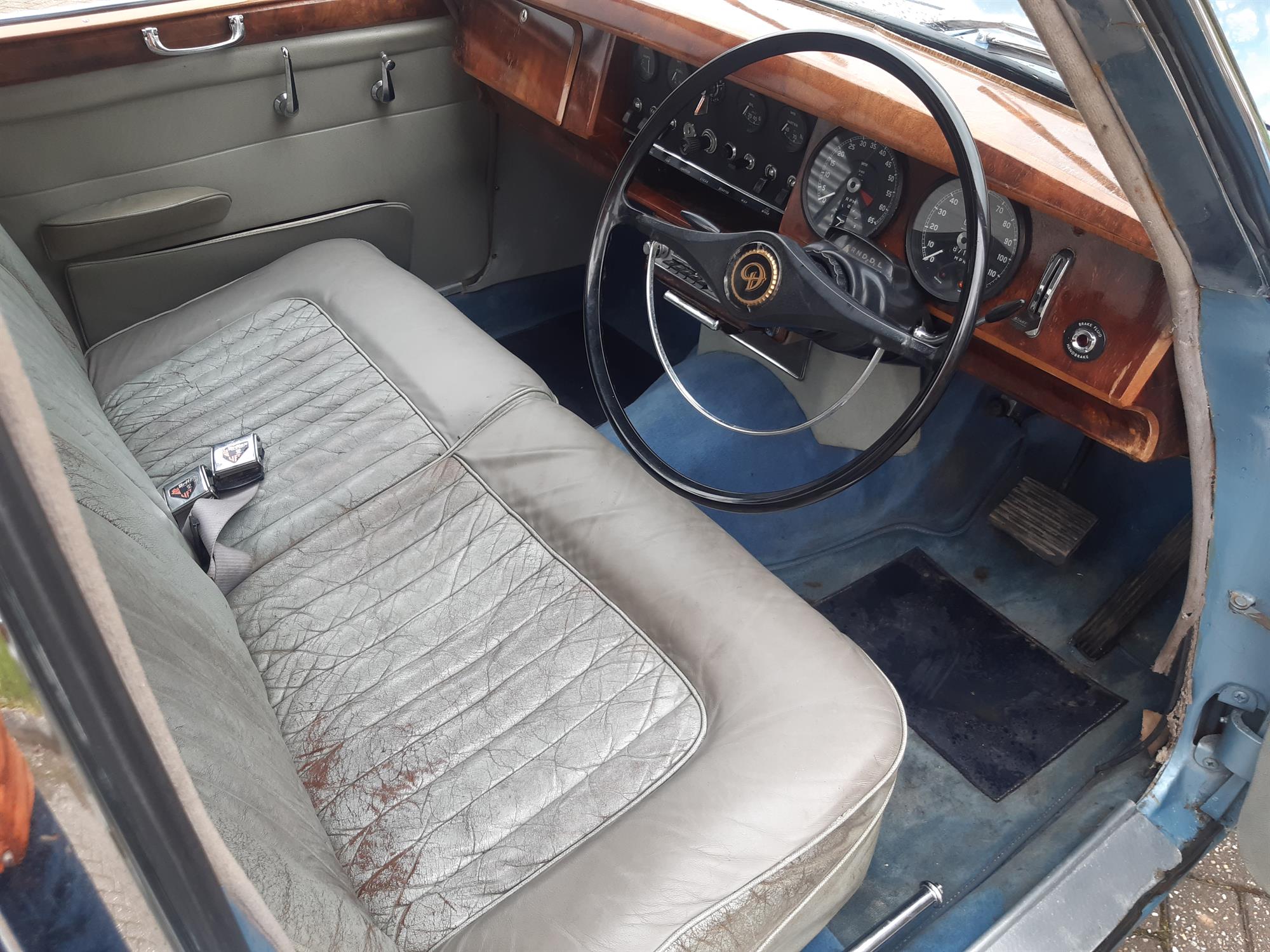 1965 Daimler 250 V8 - Image 10 of 27