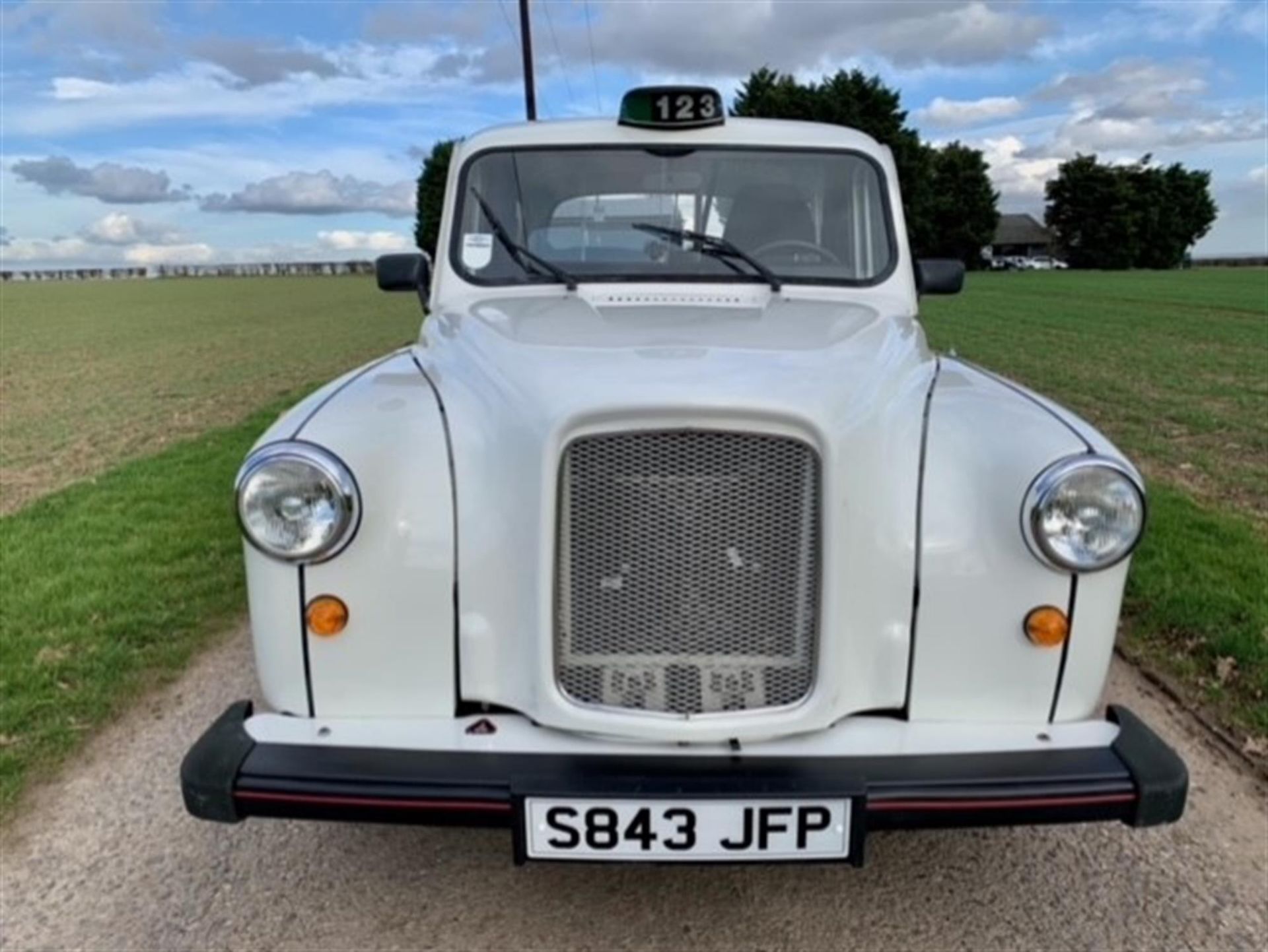 1999 LTI London Fairway taxi (Just 1,993 miles from new) - Image 8 of 12