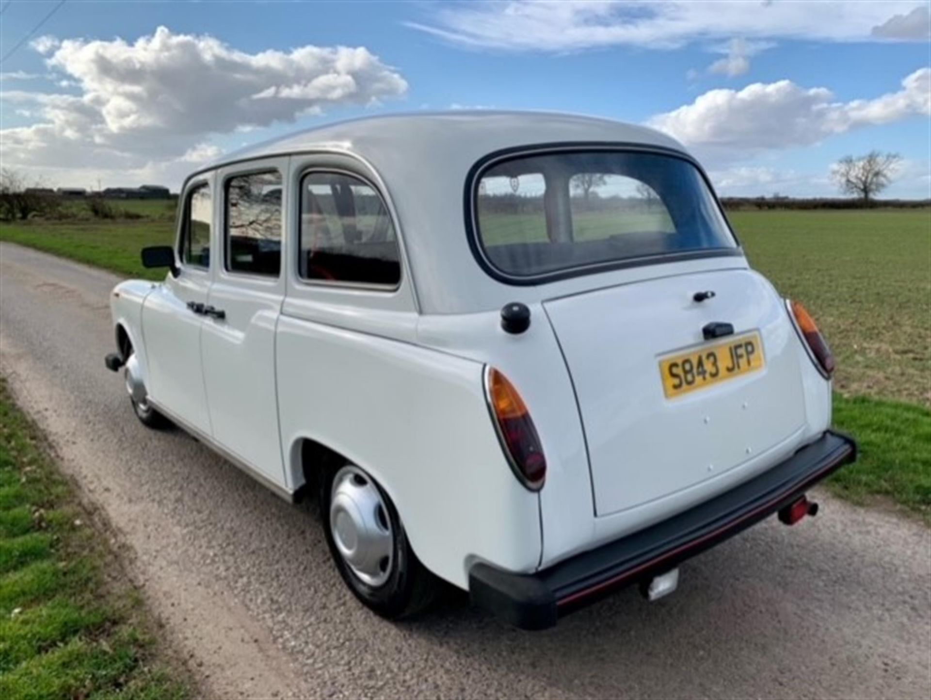 1999 LTI London Fairway taxi (Just 1,993 miles from new)