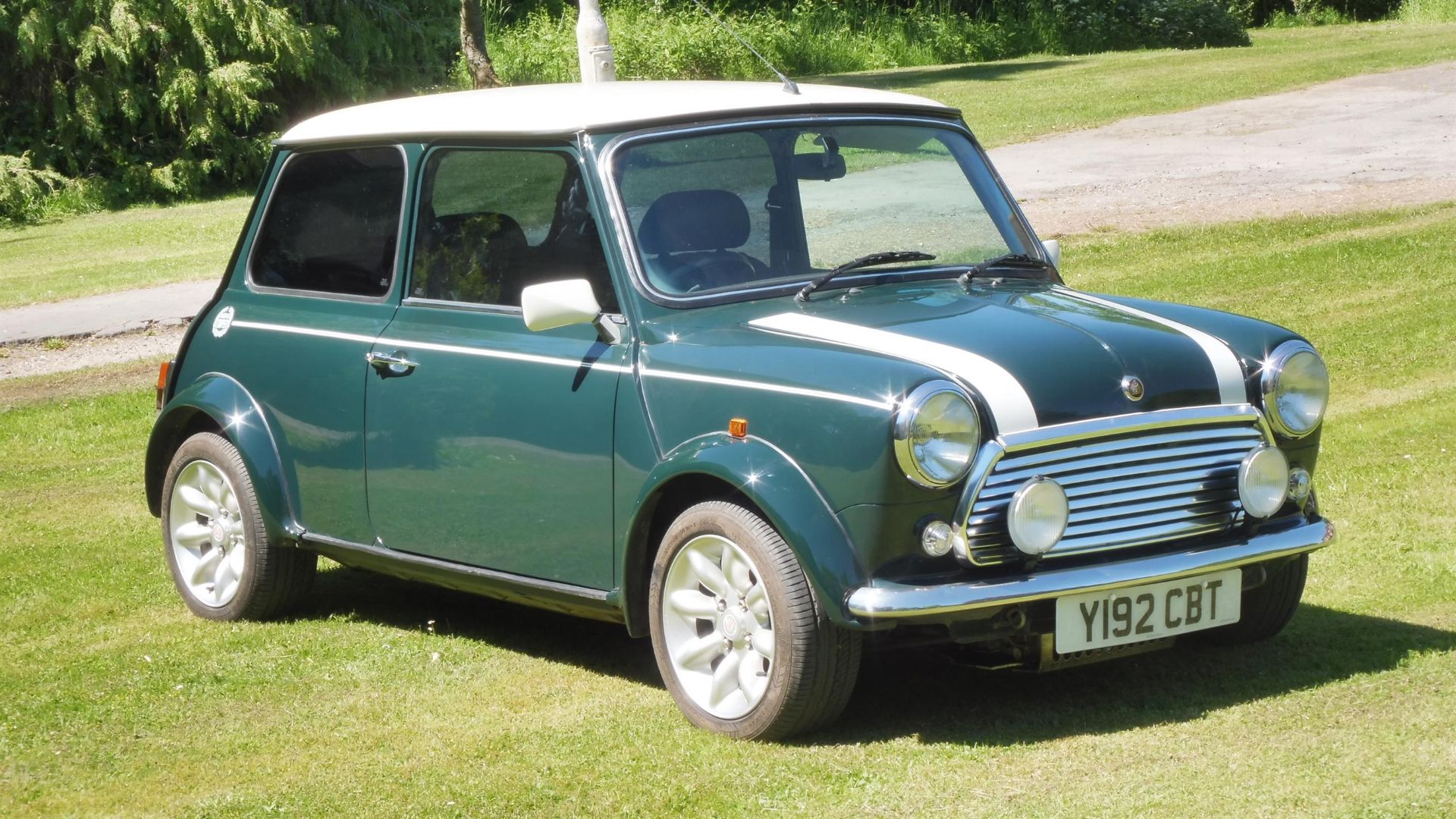 2001 Rover Mini Cooper 40th Anniversary Limited-Edition Automatic - Image 3 of 8