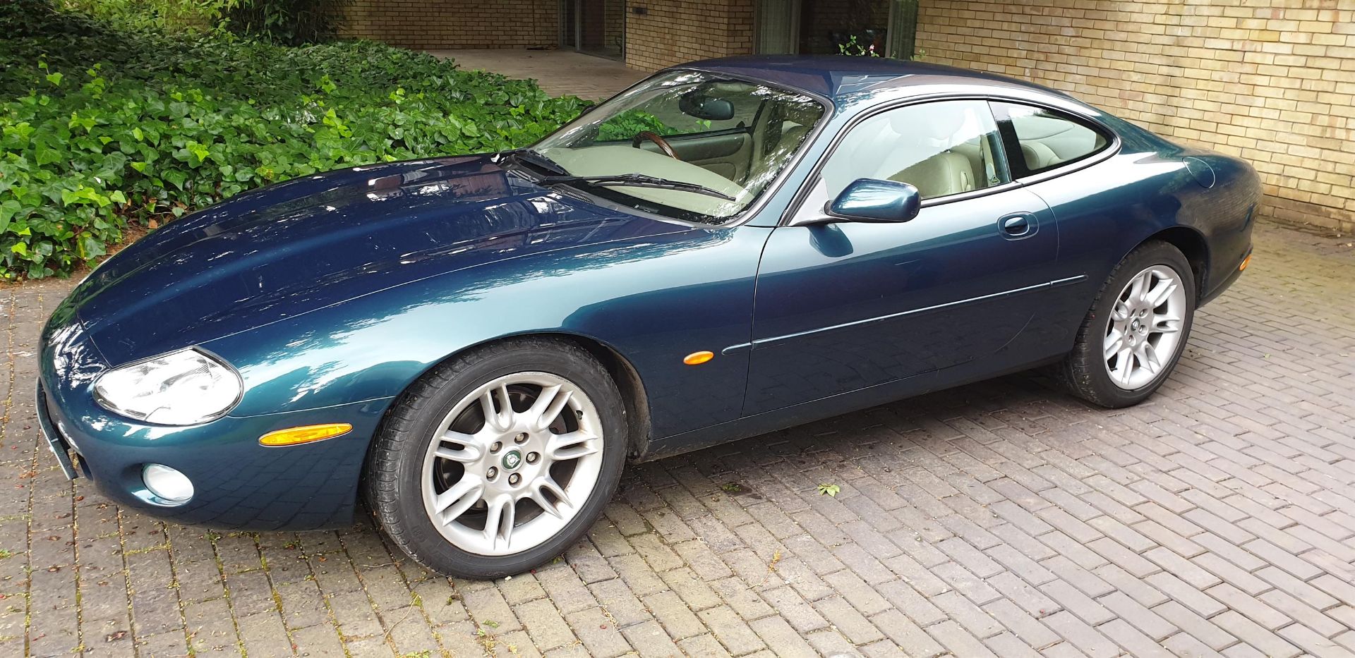 2002 Jaguar XK8 Coupé - Image 3 of 4