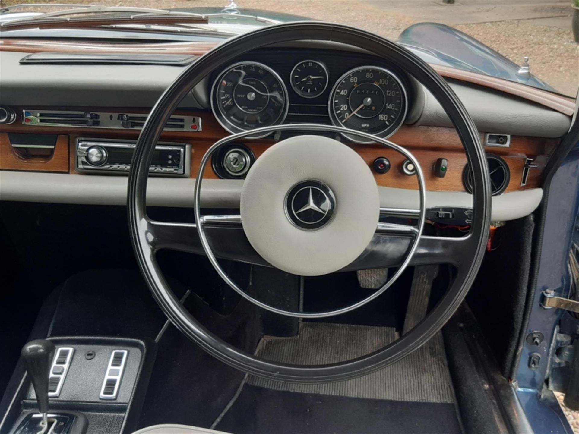 1972 Mercedes-Benz 280SE 3.5 (W108) Saloon - Image 4 of 5