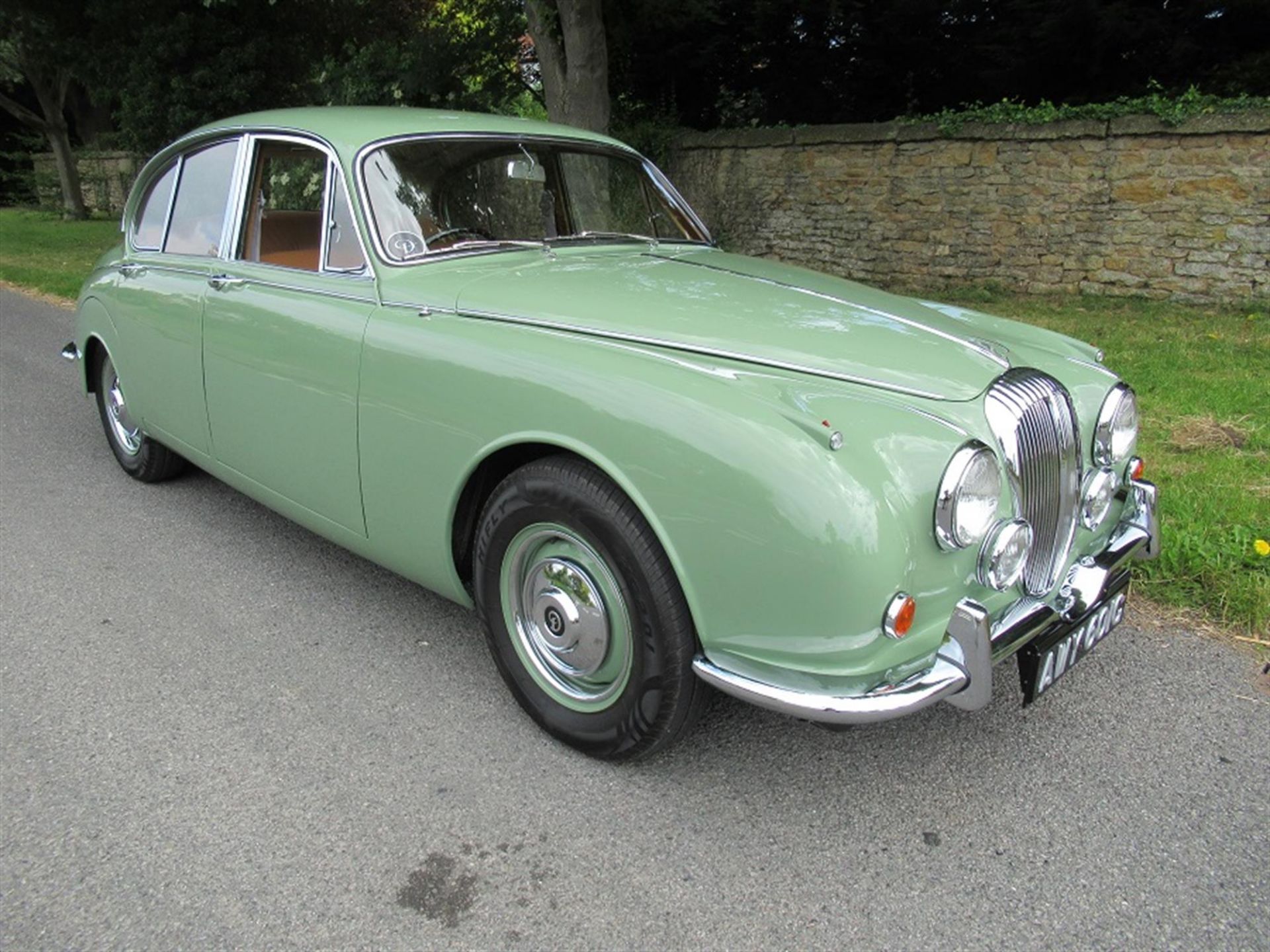 1968 Daimler V8-250