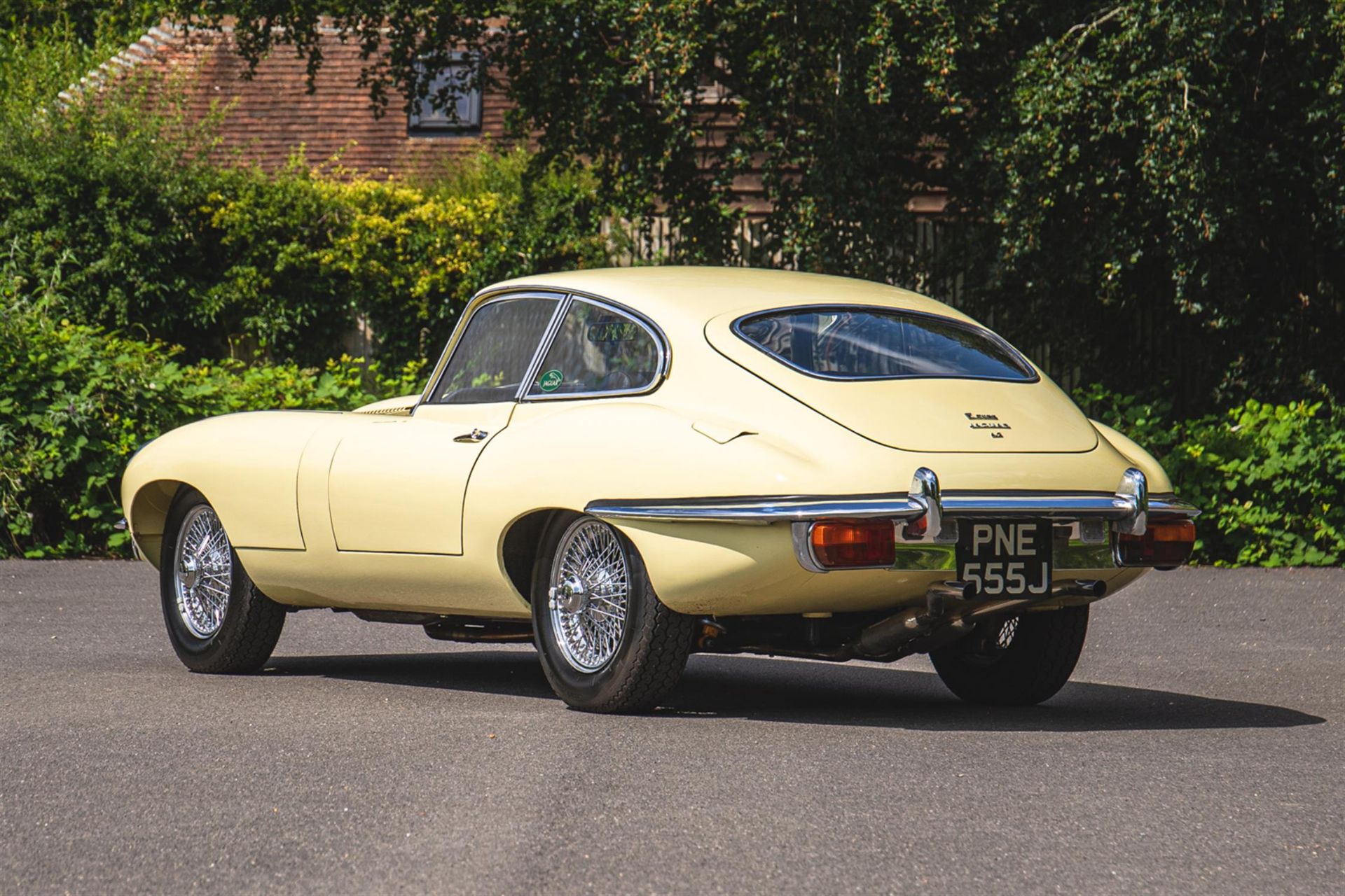 1970 Jaguar E-Type Series 2 4.2 Fixed Head Coupe - Image 2 of 5