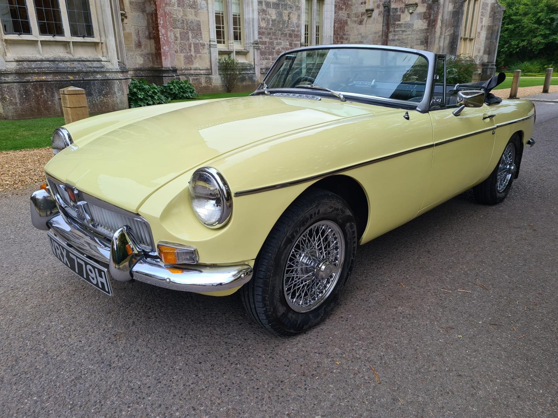 1969 MG B Roadster - Image 2 of 4