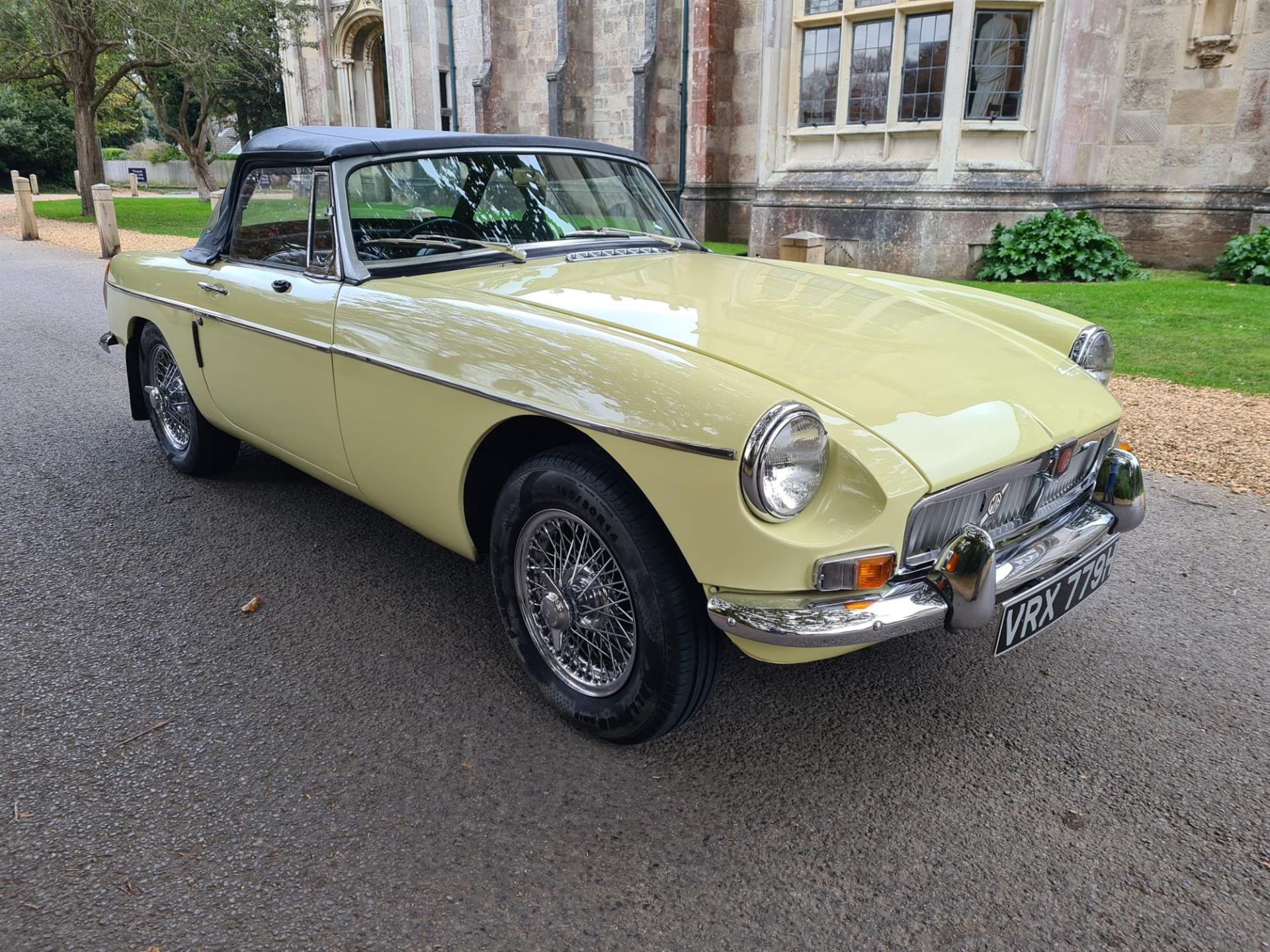 1969 MG B Roadster