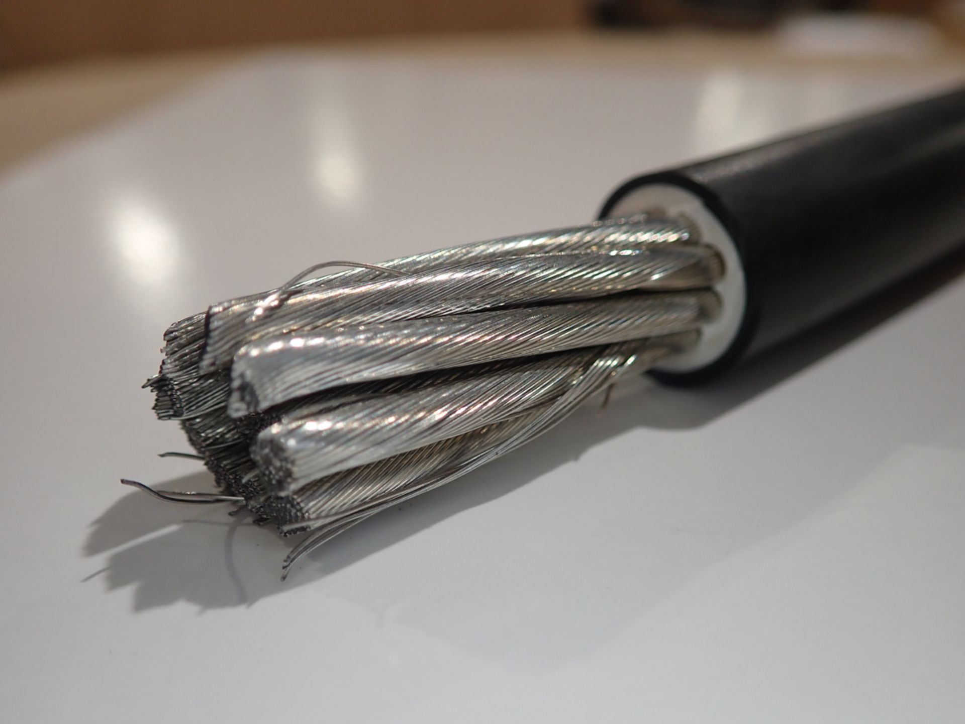 TIN PLATED COPPER CABLE APPROX. LENGTH: 640 METERS, APPROX. WEIGHT: 576 KG. - Image 2 of 2