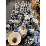 LARGE QUANTITY OF DUTCH DELFTWARE TO INCLUDE TRINKET BOXES, VASES & FIGURES