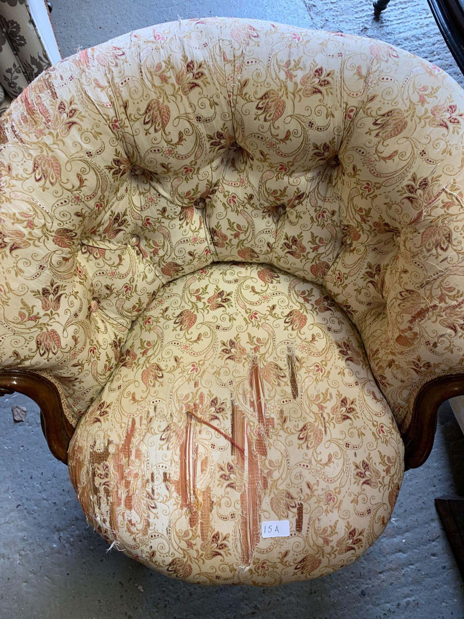 VICTORIAN BUTTON BACK CHAIR - Image 2 of 3