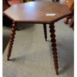 OAK OCCASIONAL TABLE ON 3 TURNED LEGS