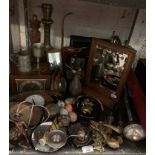 SHELF OF COLLECTABLES INCLUDING CLOCK, MIRROR, LARGE TORCH, BRASS ORNAMENTS ETC
