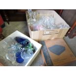 VARIOUS GLASS DECANTERS & GLASSWARE