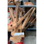 QUANTITY OF ARTISTS EASELS