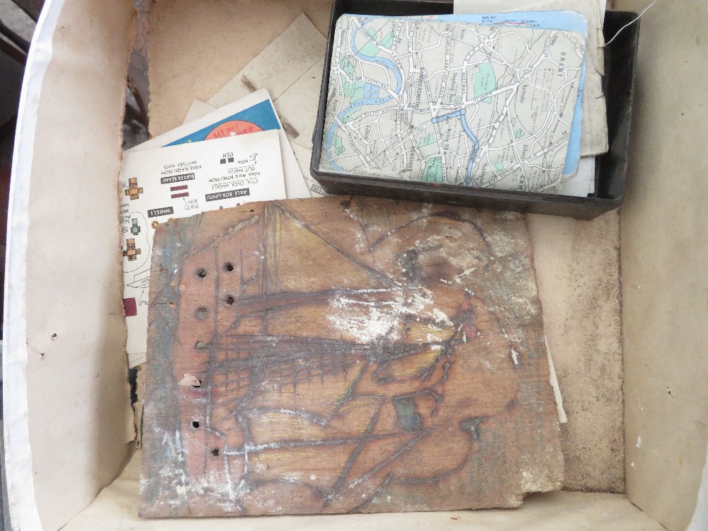 METAL CRATE TO INCLUDE SMALLS, COLLECTABLES, METAL PRINTING BLOCKS, MIDDLE EASTERN DAGGER ETC - Image 3 of 5