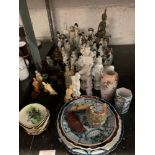 VARIOUS CHINESE CERAMICS TO INCLUDE FIGURES OF GEISHA, PLATES, VASES & OTHER ITEMS