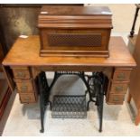 A late 19th/early 20th century Singer sewing machi