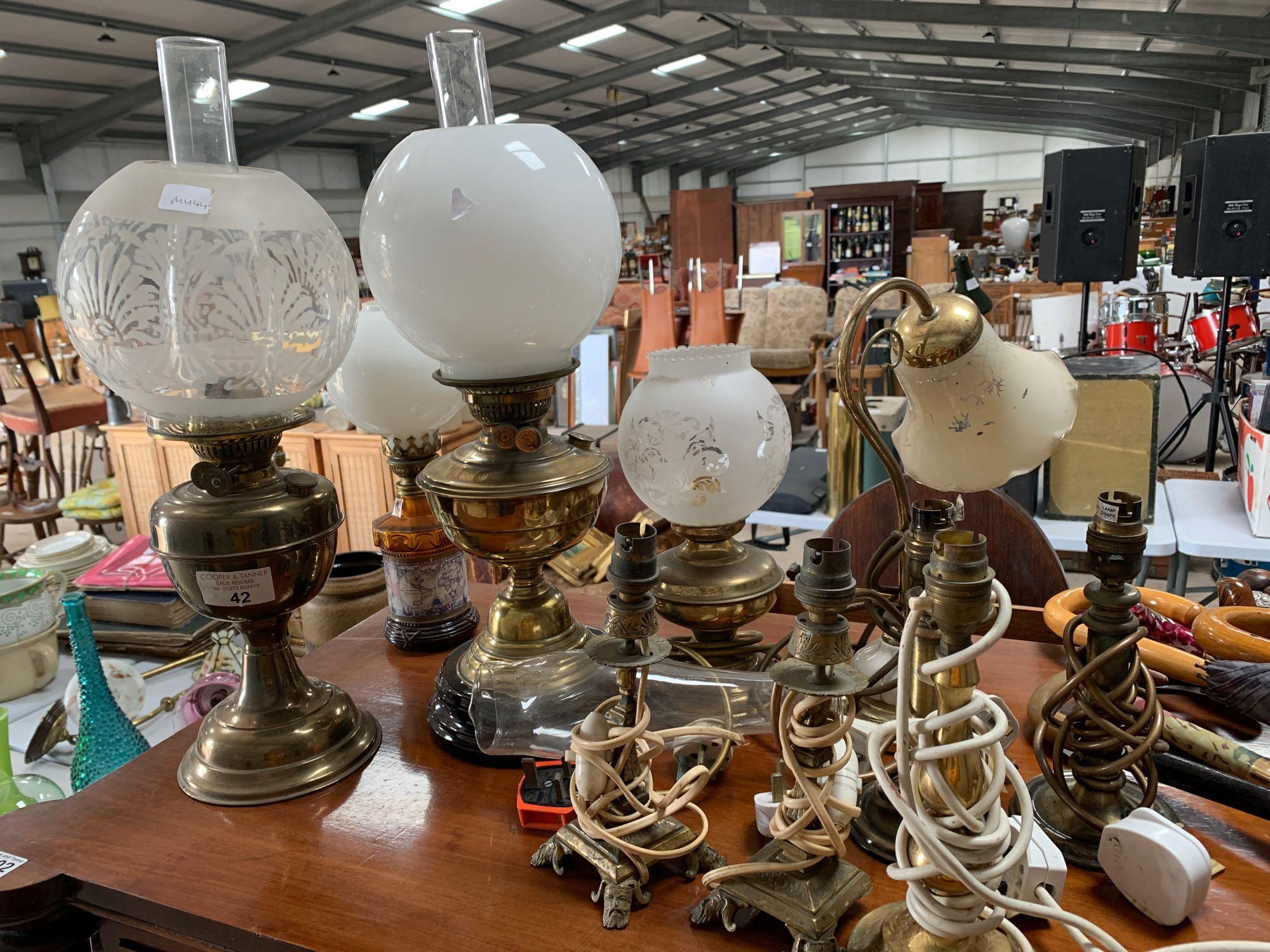 Quantity of oil lamps & other lamps