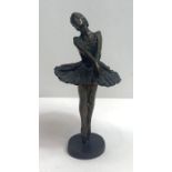 A bronzed figure of a ballerina en pointe, Swan La