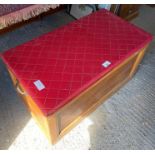 Pine blanket box with a vinyl top
