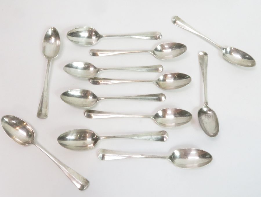 A set of six Victorian silver Hanovarian tea spoon