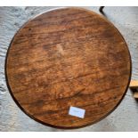 Stained oak round coffee table on 4 cabriole legs