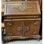 20th Century oak carved bureau, the full front ope