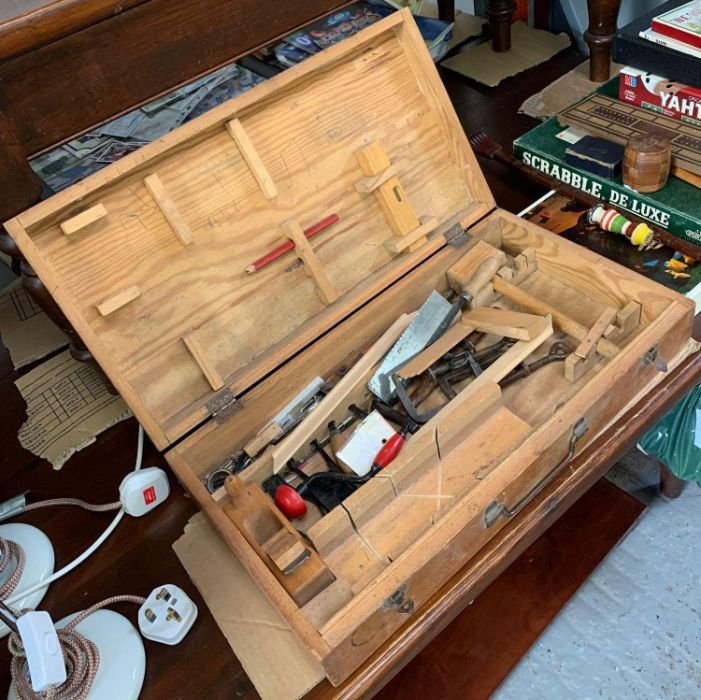 Pine chest with children's tools in together with - Image 2 of 3